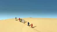 Universum: Extrem! – Eine Gruppe von Kanurifrauen nahe Indil, Sahel, Niger auf dem Weg Feuerholz zu sammeln.