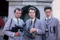 Ghostbusters - Die Geisterjäger – Die Ghostbuster Dr. Peter Venkman (Bill Murray, l.), Dr. Raymond Stantz (Dan Aykroyd, M.) und Dr. Egon Spengler (Harold Ramis, r.) gehen allem Unnatürlichen auf die Spur.