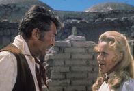 El Capitano – Joe Baker (Dean Martin, l.); Mary Anna Morgan (Honor Blackman, r.)