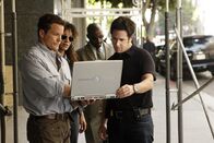 Numb3rs - Die Logik des Verbrechens – Mit allen Mitteln versuchen Colby (Dylan Bruno, l.), Nikki Betancourt (Sophina Brown, 2.v.l.), David (Alimi Ballard, 2.v.r.) und Don (Rob Morrow, r.) einer Gruppe von Kidnappern zu fassen. Doch das ist kein leichtes Unterfangen ...
