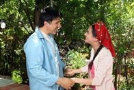 Oben ohne – Haydar Zorlu (Seyfi Ülbül), Pinar Erincin (Akangül Ülbül).