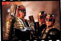 Judge Dredd – Judge Dredd (Sylvester Stallone, li.)