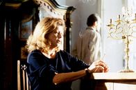 Stockinger – L-R: Frau Faulhaber (Lisa Kreuzer), Ernst Stockinger (Karl Markovics).