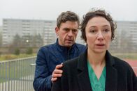 Die Stille danach – Peter Schneider (Michael Rom), Ursula Strauss (Paula Rom).