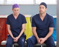 Grey's Anatomy – Dr. Meredith Grey (Ellen Pompeo, l.); Dr. Nick Marsh (Scott Speedman, r.)