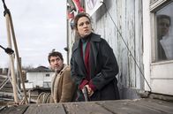 Was wir verbergen – Katharina Tempel (Franziska Hartmann) und Georg König (Stephan Szász) folgen ihrer ersten heißen Spur und durchsuchen die Zentrale der Aktivistengruppe „ProLife 21“.