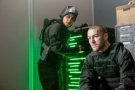 Quantico – Yasmine Al Massri (Nimah Amin), Jake McLaughlin (Ryan Booth).