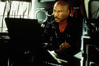 Mission: Impossible 2 – Vor dem Computerexperten Luther Stickell (Ving Rhames) ist kein Netz der Welt sicher ...