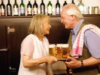 Der Winzerkönig – Christine Ostermayer (Hermine Stickler), Wolfgang Hübsch (Gottfried Schnell).