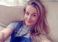 WELTjournal + – Selfie von Molly McLaren, dem späteren Mordopfer, dass sie in den Sozialen Medien gepostet hatte.