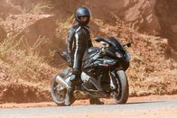 Mission: Impossible - Rogue Nation – Ilsa Faust (Rebecca Ferguson) schaltet sich in Marokko in eine wilde Verfolgungsjagd ein.