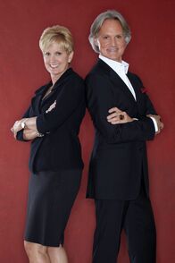 Mein perfektes Hochzeitskleid! - Atlanta – Ist die Kundin zufrieden, sind es Monte Durham (r.) und Lori Allen (l.).