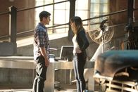 Scorpion – Während Paige (Katharine McPhee, r.) nicht mehr viel von Drew (Brendan Hines, l.) erwartet, erhofft sich Ralph viel von seinem Vater ...