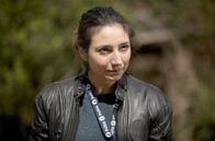 Plötzlich alles anders – Selbst nach ihrer Fehlgeburt will die Arbeit für Samira (Lara Chedraoui) einfach nicht weniger werden. Wie lange ist sie dem Druck noch gewachsen?