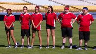 Hell's Kitchen mit Gordon Ramsay – Die Teilnehmer sind bereit für ein Fußballspiel.
