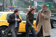 Unforgettable – Versuchen gemeinsam, einen Mordfall aufzudecken: Al Burns (Dylan Walsh, l.), Carrie Wells (Poppy Montgomery, M.) und Mike Costello (Michael Gaston, r.) ...