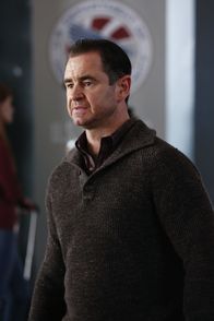 Scorpion – Seans (Glenn Keogh) Verhältnis zu seinem Sohn ist mehr als angespannt und für die gewagten Ideen von Walter kann er überhaupt kein Verständnis aufbringen - bis ein Pilz ihr aller Leben bedroht ...