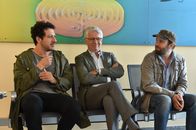 jerks. – (v.l.n.r.) Fahri (Fahri Yardim); Marcel Reif (Marcel Reif); Christian (Christian Ulmen)