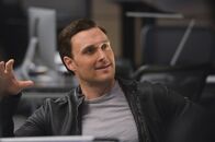 The Mentalist – Rigsby (Owain Yeoman) forscht zusammen mit Van Pelt nach den Verdächtigen, die für die Angriffe auf CBI-Teammitglieder verantwortlich sein könnten ...