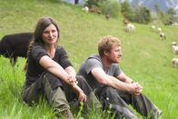 Ich, Bauer – "Wir suchen keine Idylle" - so lautet der Titel einer Anzeige mit der das junge Paar Miriam Zimmermann (26) und Erich Härtel (29) einen Bauernhof sucht