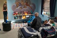 Modern Family – L-R: Gloria Delgado-Pritchett (Sofía Vergara), Jay Pritchett (Ed O'Neill), Joe Pritchett (Jeremy Maguire)