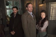 Ripper Street – v.l.n.r.) Captain Homer Jackson (Adam Rothenberg); Det. Insp. Edmund Reid (Matthew Macfadyen); Long Susan (MyAnna Buring)