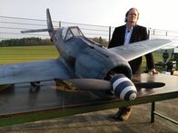 Die Modellbauer - Das Duell – Stephan Eich, member of the jury with focke-wulf fw 190