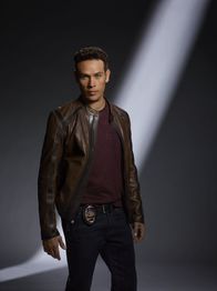 Lucifer – (2. Staffel) - Nachdem er sich auf einen Deal eingelassen hat, wird Dan (Kevin Alejandro) zum Hilfssheriff degradiert und muss ausgerechnet Chloe und Lucifer zuarbeiten ...