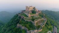 Lost Places – Einer Legende nach musste ein Pilger für den Bau der im indischen Staat Rajasthan liegenden Kumbhalgarh-Festung sein Leben opfern.