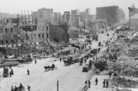 Superbeben – Am 18. April 1906 verwüsteten die Folgen eines Erdbebens der Stärke 7,8 die Metropole San Francisco und die umliegenden Orte. Das Ereignis gilt als eine der schlimmsten Naturkatastrophen in der Geschichte der USA.