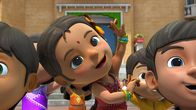 Super Wings – Meena tanzt in einem farbenfrohen Kostüm.
