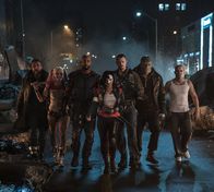 Suicide Squad – (v.l.n.r.) George Harkness / Captain Boomerang (Jai Courtney); Harley Quinn (Margot Robbie); Deadshot (Will Smith); Katana (Karen Fukuhara); Rick Flag (Joel Kinnaman); Killer Croc (Adewale Akinnuoye-Agbaje); Diablo (Jay Hernandez)