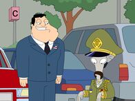 American Dad! – Stan Smith (l.); Roger (r.)