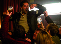 Hooligans 3 - Never Back Down – Wieder mittendrin in der Hooliganszene: Danny (Scott Adkins, M.) ...