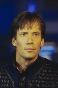 Gene Roddenberry's Andromeda – Eigentlich vertraut Dylan (Kevin Sorbo) Rommie, doch als sie das neue Raumschiff kapert, muss er handeln ...