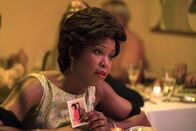 Beale Street – Tishs Mutter Sharon (Regina King) lässt nichts unversucht, um ihrer Tochter und deren unschuldig angeklagtem Freund Fonny jede mögliche Hilfe zu geben. Dafür reist sie sogar nach Puerto Rico.