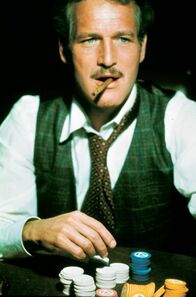 Der Clou – Henry Gondorff (Paul Newman) war vor Jahren in Fachkreisen ein gefeierter Betrüger. Mit seiner Freundin betreibt er nun ein Bordell und ein Kinderkarussell.