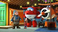 Super Wings – Die Decke der Jurte hängt voller Leuchtsterne.