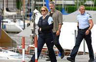 WaPo Bodensee – ARD WAPO BODENSEE, FOLGE 73, "Der Schuss" Uhr im ERSTEN. Nele Fehrenbach (Floriane Daniel, l.), Gregor Mertens (Lukas Spisser, 2.v.r.) und Paul Schott (Tim Wilde,r.) ermitteln im Yachthafen.