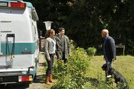 SOKO Stuttgart – Selma Kirsch (Yve Burbach, l.), Rico Sander (Benjamin Strecker, M.) und Andreas Staudner (Leon Boden, r.).