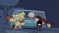Willkommen bei den Louds – L-R: Luan, Leni, Lola, Lori, Lana, Lincoln, Luna, Lucy, Lynn, Lisa