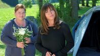 Frühling – Auf einer Entschuldigungs-Mission: Nadine Wrietz als Leslie Wolf, Simone Thomalla als Katja Baumann