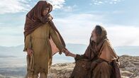 40 Tage in der Wüste – L-R: The Boy (Tye Sheridan), The Father (Ciarán Hinds)