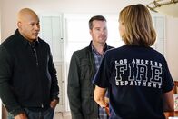 Navy CIS: L.A. – Nachdem Callen (Chris O'Donnell, M.) und Sam (LL Cool J, l.) Zeuge einer Explosion werden und nur knapp mit dem Leben davonkommen, ist noch unklar, ob es sich hierbei um einen Unfall oder Vorsatz handelt.