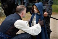 Die Musketiere – Treville (Hugo Speer, l.); Dauphin (Robby Fisher, r.)