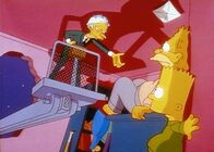 Die Simpsons – Burns (li.) zwingt Grandpa (Mi.), ihm seinen Schlüssel zur Schatztruhe zu geben.