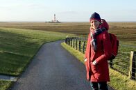 Wunderschön! – Moderatorin Tamina Kallert auf dem Weg zum Leuchtturm von Eiderstedt, St. Peter-Ording.
