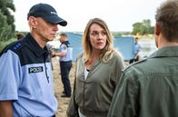 Tatort – L-R: Micha Siebert (Niels Bruno Schmidt) and Henni Sieland (Alwara Höfels)