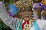Rituale der Welt – Jedes Jahr bitten viele Tausend Einwohner von Myanmar das Medium Ko Myint Thu, dass es sie durch einen rituellen Tanz mit den "Nats" genannten Geistern verbindet.
