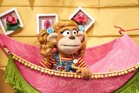 ABC Bär – ABC Bär - Der ABC Bär und seine Tierfreunde reisen ab heute mit ihrem lustigen Baumhaus durch das Land, um ihre Zahl- und Buchstabenspiele aufzuführen und erleben dabei jede Menge spannender Geschichten. Foto: ORF/Hans Leitner. Veröffentlichung honorarfrei nur für redaktionelle Berichterstattung in Sendungszusammenhang und mit Copyrightangabe. Kontakt: foto@orf.at